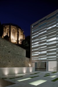 museoarqueologico__075resize_full1-266x400